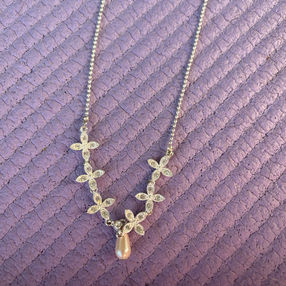 Pearl and silver necklace